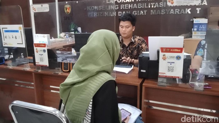 Pitri Weni (26), warga Palembang, Sumsel ditipu Rp 11, 1 juta saat hendak menjual akun gamenya.
