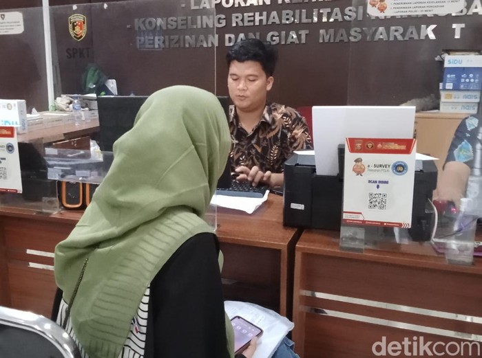 Pitri Weni (26), warga Palembang, Sumsel ditipu Rp 11, 1 juta saat hendak menjual akun gamenya.