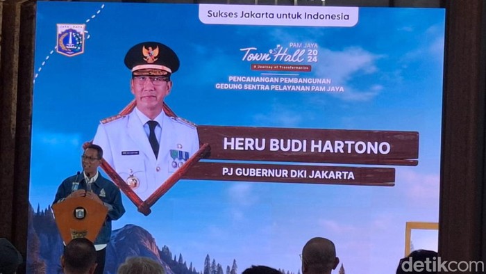 Pj Gubernur DKI Jakarta Heru Budi Hartono meresmikan Pencanangan Pembangunan Gedung Sentra Pelayanan PAM Jaya. Iaberharap pelayanan air bersih makin baik. (Brigitta Belia/detikcom)