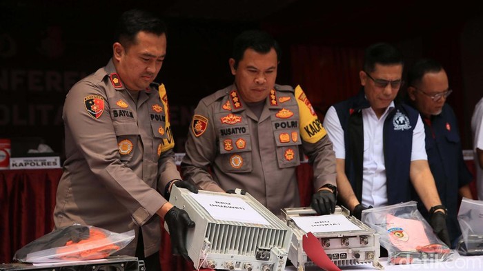 Polisi membongkar sindikat pencurian modul BTS 4G. Kerugian dari kejahatan ini mencapai Rp 120 miliar.