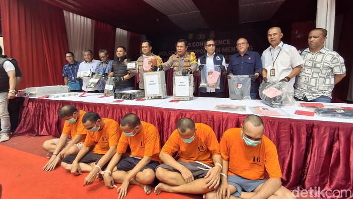Polisi menangkap komplotan pencurian modul BTS di Jakarta Pusat.