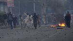 Polisi Tembakkan Gas Air Mata-Serang Demonstran Pakistan