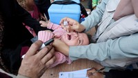 Kebutuhan akan kampanye ini meningkat setelah Gaza melaporkan kasus polio pertamanya dalam 25 tahun pada bulan Agustus. WHO mengumumkan pada 29 Agustus bahwa Israel dan Hamas telah sepakat untuk melakukan gencatan senjata sementara guna memfasilitasi upaya vaksinasi.  