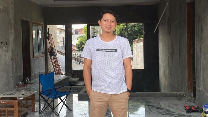 Rumah Aden Bajaj yang lagi direnovasi