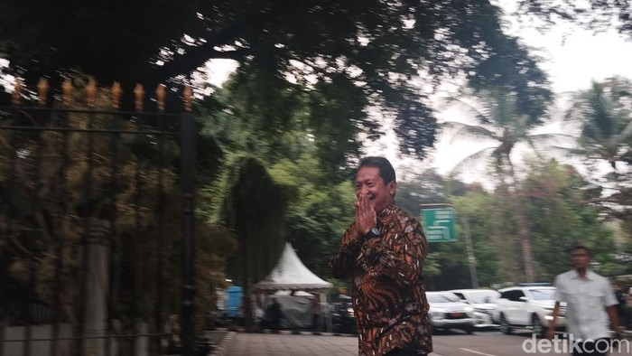 Sakti Wahyu Trenggono merapat ke kediaman Prabowo. (Maulana/detikcom)