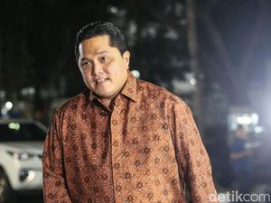 Senyum Semringah Menteri Ekonomi Era Jokowi Dipanggil Prabowo