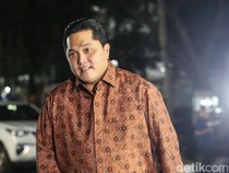 Senyum Semringah Menteri Ekonomi Era Jokowi Dipanggil Prabowo