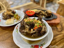 Sop Mak Garang: Kenyang Mantap! Sop Iga Jumbo Plus Taburan Cabai Rawit
