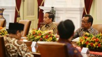 Presiden Jokowi menyambut kedatangan pimpinan MPR dengan didampingi Mensesneg Pratikno  