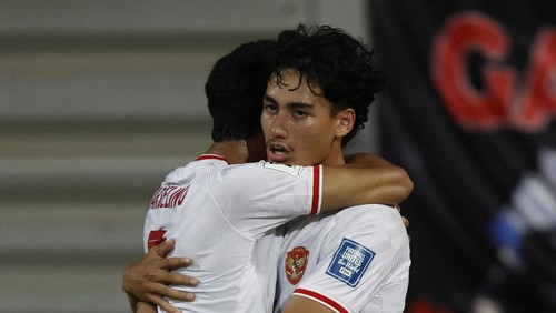 Soccer Football - World Cup - Asian Qualifiers - Third Round - Group C - Bahrain v Indonesia - Bahrain National Stadium, Riffa, Bahrain - October 10, 2024 Indonesias Rafael Struick celebrates scoring their second goal REUTERS/Hamad I Mohammed
