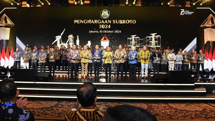 Upaya AMMAN Kembangkan Budaya Tenun Diganjar Penghargaan Subroto 2024