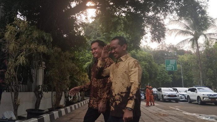 Yusril dan Bahlil datangi rumah Prabowo di Jalan Kertanegara, Jakarta Selatan (Fawdi/detikcom)
