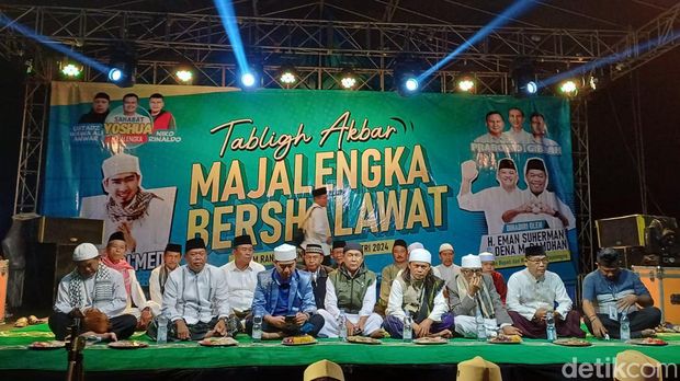Acara Tabligh Akbar Majalengka Bersholawat dalam rangka menyambut Hari Santri Nasional 2024.