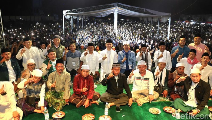 Acara Tabligh Akbar Majalengka Bersholawat dalam rangka menyambut Hari Santri Nasional 2024.