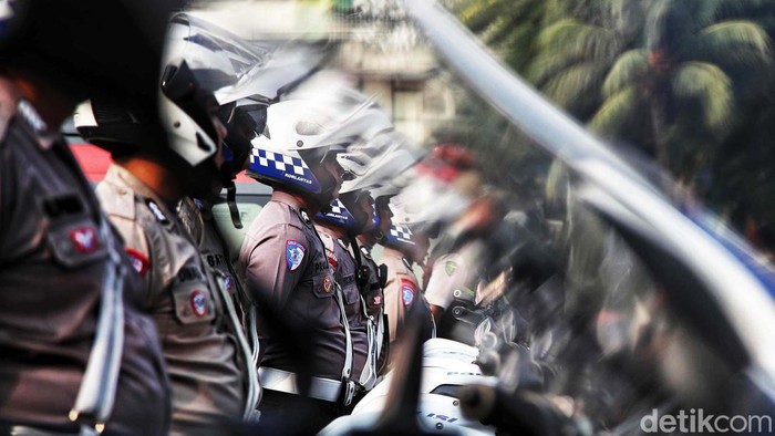 Ratusan personel gabungan mengikuti Apel Gelar Pasukan Operasi Zebra Jaya di Polda Metro Jaya, Selasa (15/10/2024).