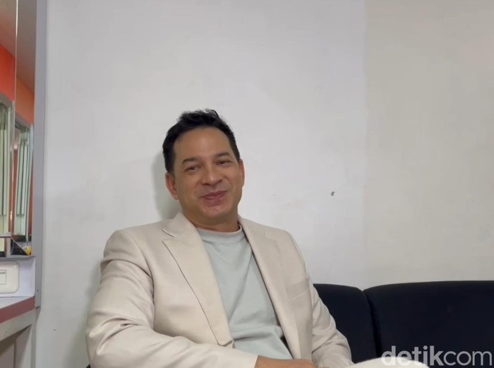Ari Wibowo saat ditemui di kawasan Transmedia.