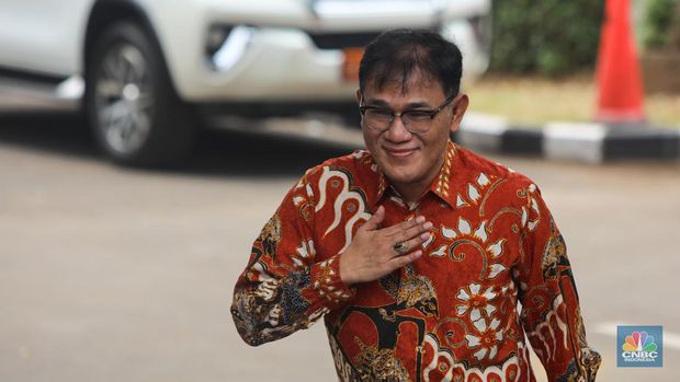 Budiman Sudjatmiko  tiba di Jalana Kertanegara, Jakarta, Selasa (15/10/2024). (CNBC Indonesia/Faisal Rahman)