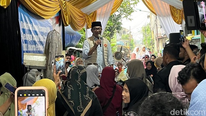 Cagyb Jakarta nomor urut 1 Ridwan Kamil (RK) blusukan ke kawasan Papanggo, Tanjung Priok, Jakarta Utara. (Rumondang/detikcom)