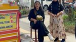 Kulineran Nafa Urbach, Makan Tempe Kemul hingga Cireng