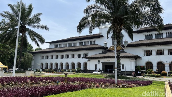 Gedung Sate.