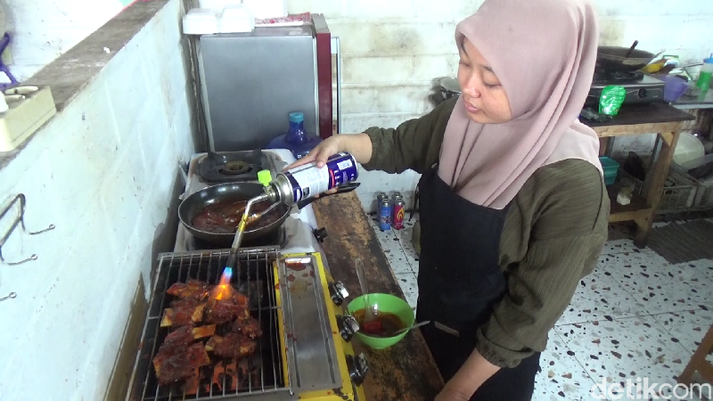 Iga bakar madu di Lumajang