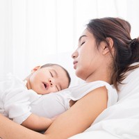 Viral Kisah Wanita Cuti Melahirkan Tak Dipercaya Bos, Harus Selfie Bareng Bayi