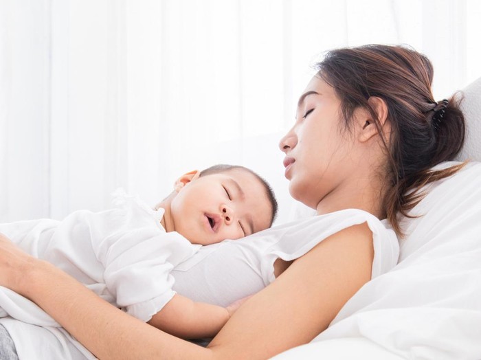 Ilustrasi Ibu dan Bayi Baru Melahirkan