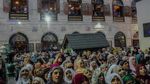 Umat Muslim India Peringati Kematian Ulama Sufi Sheikh Abdul Qadir