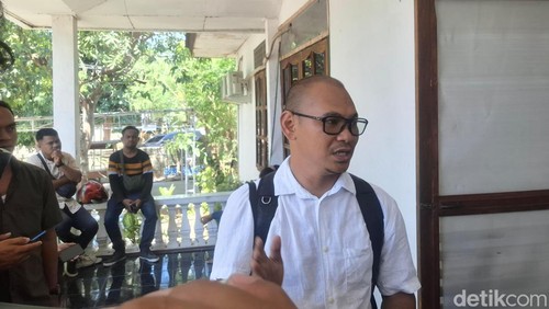 Ipda Rudy Soik saat memberikan keterangan kepada wartawan di Kupang, Selasa (15/10/2024).