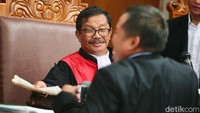 Koordinator MAKI, Boyamin Saiman, mengatakan Jampidsus belum mengambil langkah hukum terhadap pengusaha berinisial RBS, meski nama itu telah disebut dalam persidangan di Pengadilan Tindak Pidana Korupsi Jakarta Pusat.  