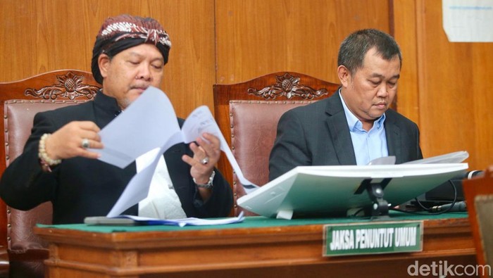 Pengadilan Negeri Jakarta Selatan pada hari ini menggelar sidang praperadilan yang diajukan oleh Perkumpulan Masyarakat Anti Korupsi Indonesia (MAKI), Jakarta, Selasa (15/10/2024). Namun dalam sidang ini pihak kejaksaan tidak hadir.