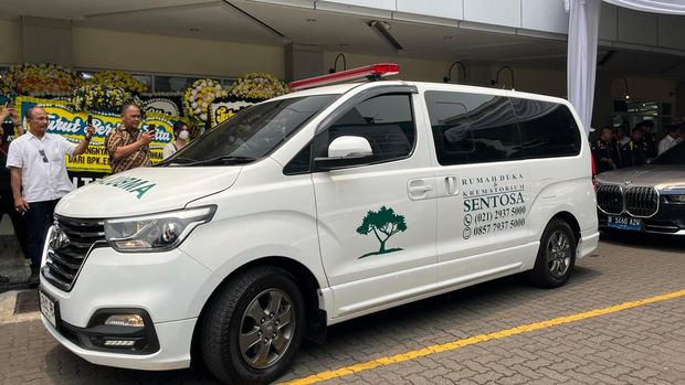 Jenazah Benny Laos Diberangkatkan ke Pemakaman