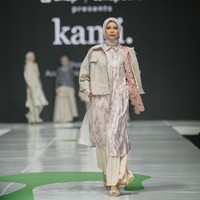Fashion show koleksi terbaru busana muslim Kami. di JMFW (Jakarta Muslim Fashion Week) 2025. Bertempat di ICE BSD Tanggerang. Foto: Dok. Kami.
