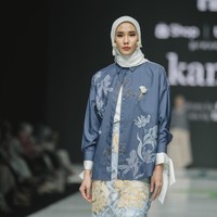Fashion show koleksi terbaru busana muslim Kami. di JMFW (Jakarta Muslim Fashion Week) 2025. Bertempat di ICE BSD Tanggerang. Foto: Dok. Kami.