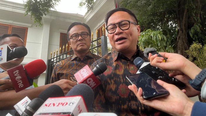 Kartika Wirjoatmodjo dan Dony Oskaria