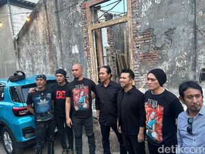 Ahmad Dhani Dukung Khofifah-Emil dengan Bikin Video Klip Bareng