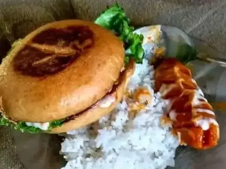 Kocak! 10 Makanan ala Barat yang Diadaptasi dengan Selera Lokal