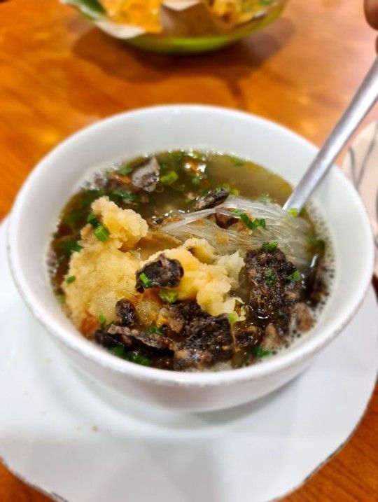 Lamaknyo! Soto Padang Isian Daging Goreng Ada di 5 Tempat Makan Ini