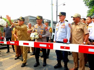 Resmikan Palang Pintu Damarsi, Kapolres Mojokerto Harap Tak Ada Kecelakaan Lagi