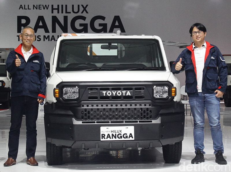 Toyota Hilux Rangga meluncur di Indonesia. Mobil itu dipasarkan mulai Rp 188 jutaan buat varian mesin bensin dan mulai Rp 244 jutaan untuk varian mesin diesel.