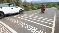 Jalan ini dibangun guna meningkatkan konektivitas antar wilayah dan mendorong pertumbuhan ekonomi di seluruh Indonesia.   
