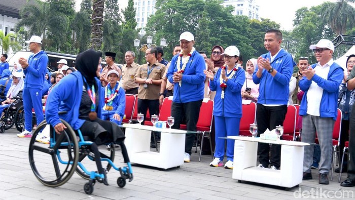 Penyambutan atlet Peparnas XVII Jabar di Gedung Sate, Bandung