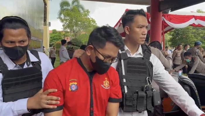 Polisi menangkap kurir narkoba di Lamandau.