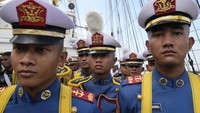 Atase Pertahanan RI untuk Filipina, Kolonel Laut (T) Bambang Wijonarko, mengatakan kapal yang membawa korps taruna tersebut akan membawa 193 personel awak kapal, yang terdiri dari 98 orang ABK dan 95 orang personel taruna dan satuan pelatihan.