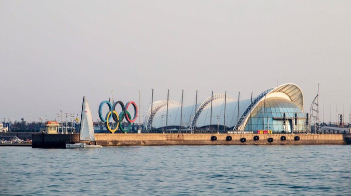 Potret Sejuknya Kota Qingdao, Lokasi Laga Timnas Indonesia Vs China QINGDAO, SHANDONG PROVINCE, CHINA - 2014/03/21: The Qingdao Olympic sailing center was a competition site during the Beijing 2008 Olympic games and is now a popular leisure place for locals and tourists. (Photo by Zhang Peng/LightRocket via Getty Images)