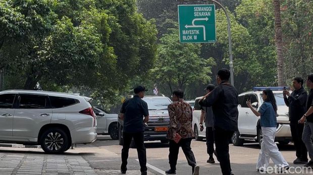 Pramono Anung tiba di kediaman Prabowo, Jalan Kertanegara, Jaksel.