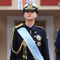 Putri sulung Raja Felipe VI dan Ratu Letizia itu mulai aktif di acara-acara kerajaan resmi seperti seperti penghargaan Princess of Asturias, tempat ia menunjukkan kematangan dalam menghadapi tokoh dunia seperti Meryl Streep dan Haruki Murakami. Dia pun tengah melakukan pelatihan militer untuk bekal masa depannya menjadi Ratu. Foto: Instagram @casareal.es