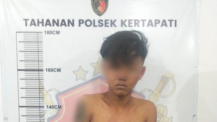 Robbig Firli nyaris diamuk massa usai tusuk teman hingga tewas.