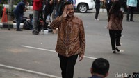 Kunjungan ini berlangsung setelah presiden terpilih tersebut memanggil calon menteri dan wakil menteri yang akan masuk kabinet Prabowo-Gibran.