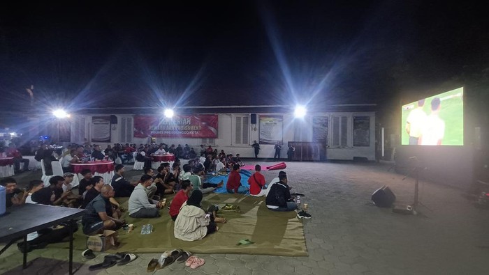 Suasana nobar Timnas Indonesia di Mapolres Probolinggo
